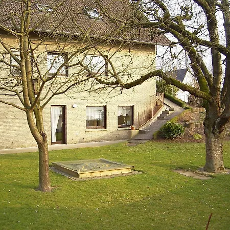 Ferienhaus Und Ferienwohnung Knappstein Moehnesee Exterior photo
