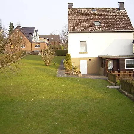Ferienhaus Und Ferienwohnung Knappstein Moehnesee Exterior photo
